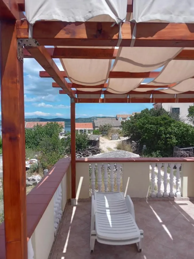 아파트 Apartman Bella Vista Mali Iž 크로아티아